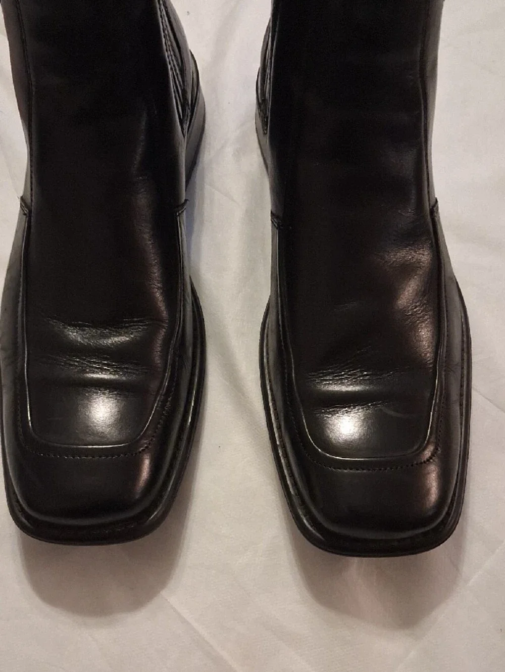 Skechers sleek black